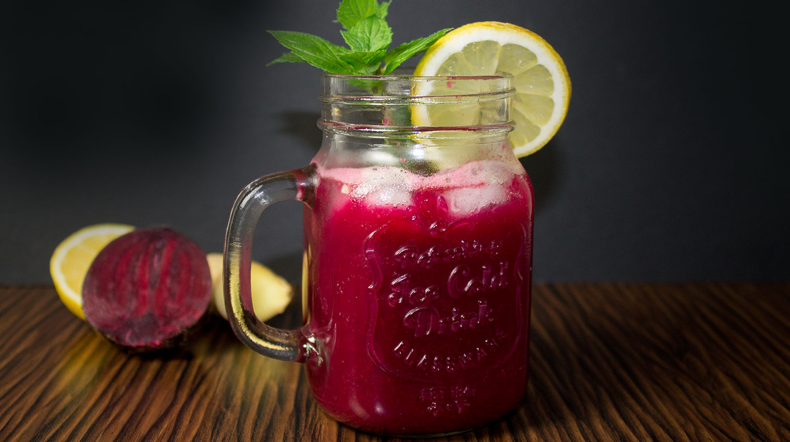 frischer Rote Bete Saft selbstgemacht